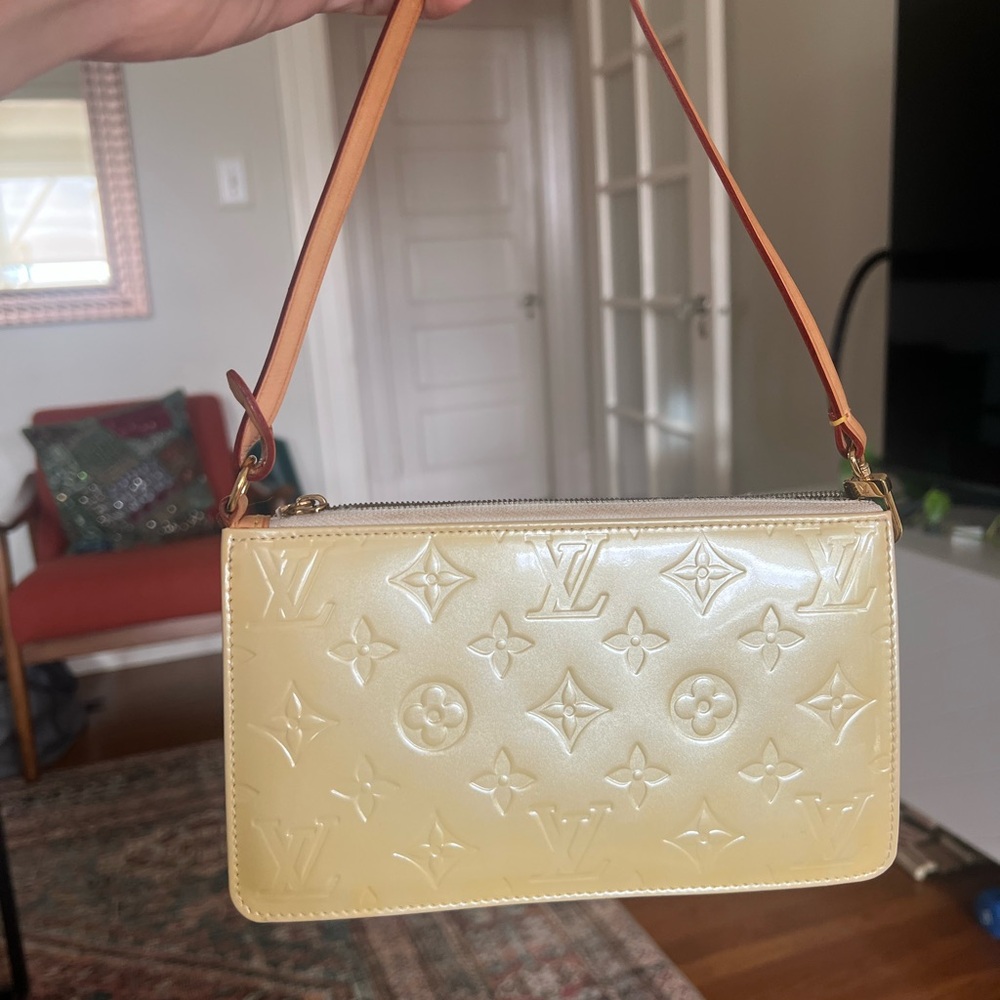 Louis Vuitton Lexington Vernis Pouch